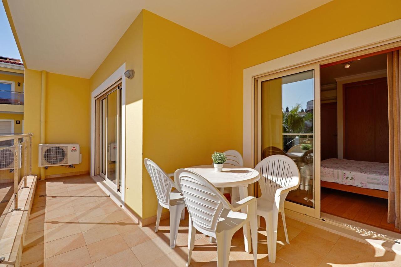 Balcony With Pool By Homing * Lagos
